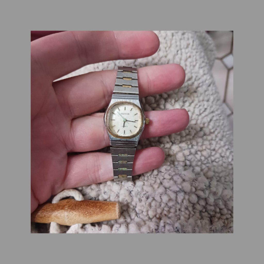 Vintage Advance Watch